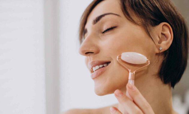 5 must-have facial tools for a DIY facial at home