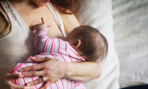 Does breastfeeding increase or decrease breast cancer risk?