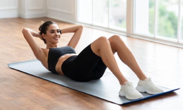 Benefits of crunches for a toned core and how to do it