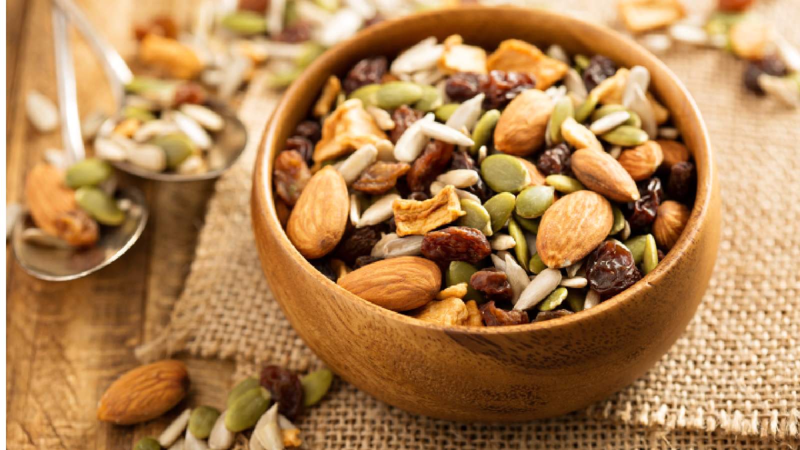 5 best trail mix options for healthy snacking and weight loss