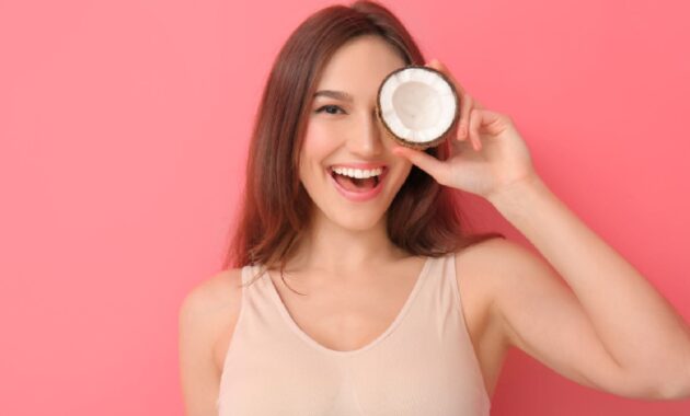 Coconut oil vs coconut milk: Which one is better for hair?