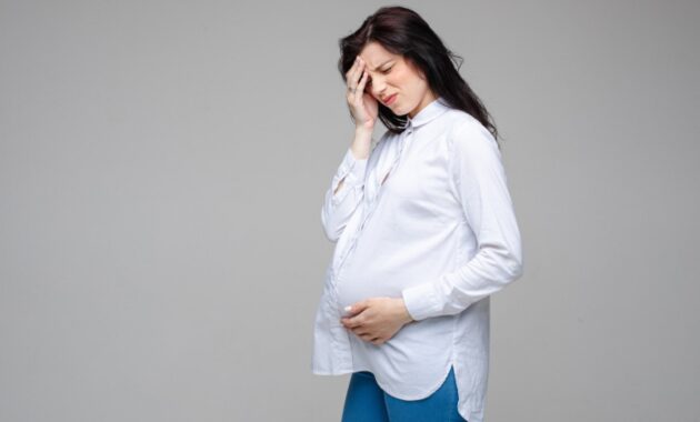 Feeling hot during pregnancy: Causes and tips to deal with it