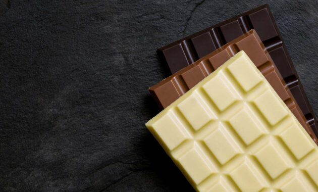 Dark chocolate vs milk chocolate: Which one is better?