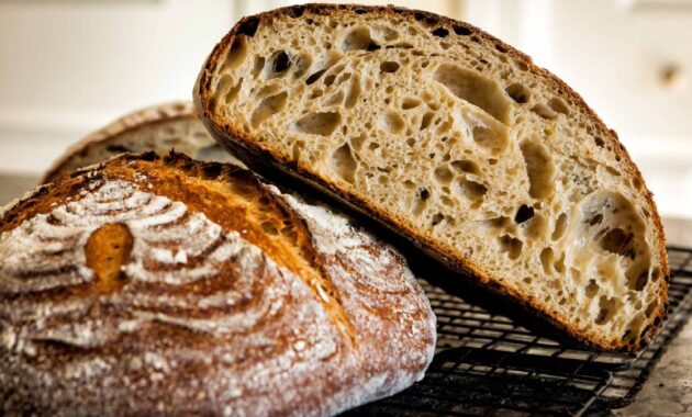 Sourdough bread benefits: Why it is better than normal bread