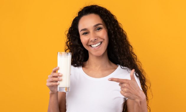 Milk for hair: Benefits and how to use it