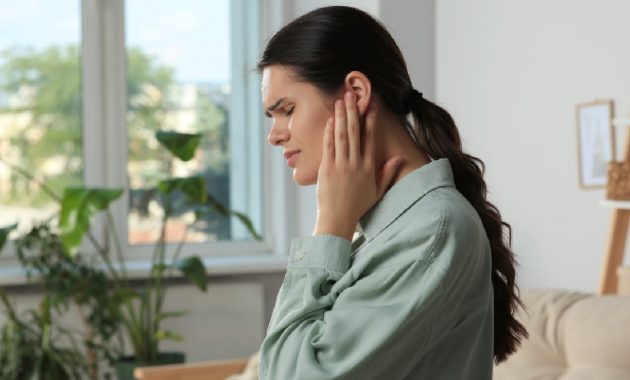 How to reduce ear pain: 7 tips