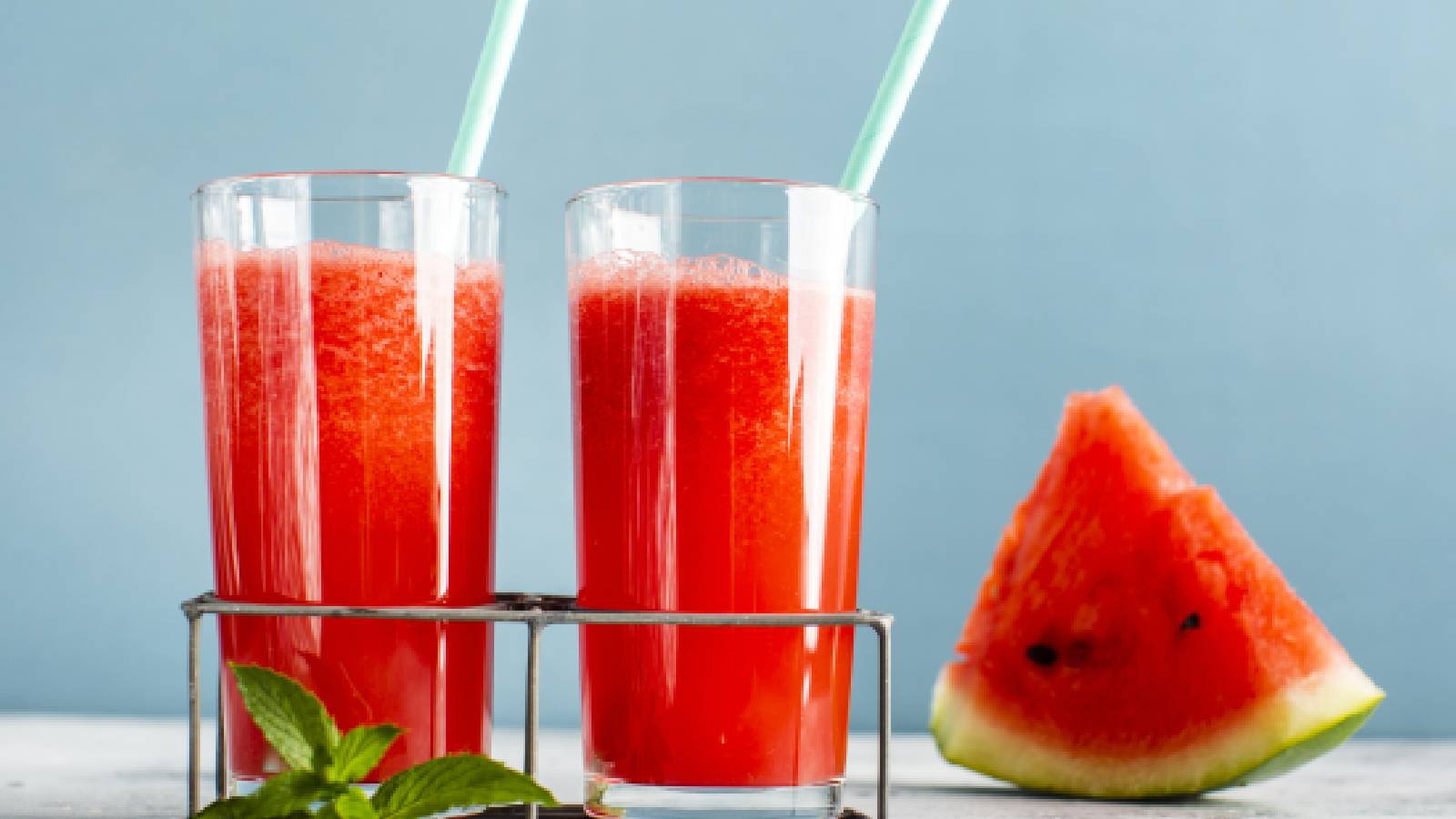 Watermelon juice recipe: Benefits and steps