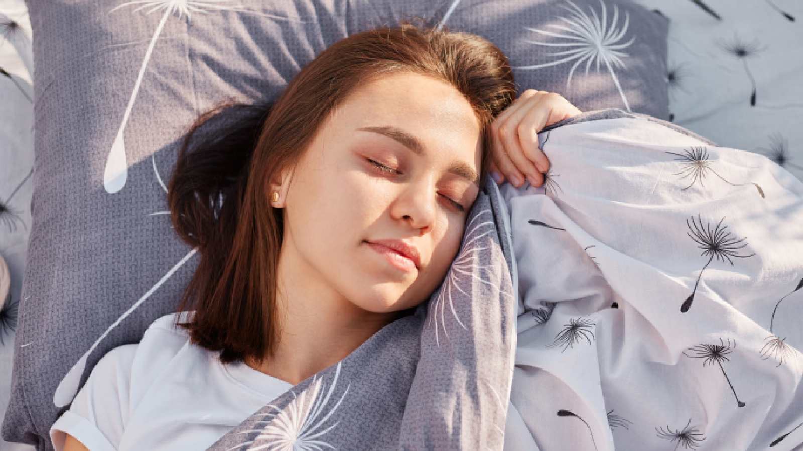 How to prevent hair loss while sleeping: 8 tips