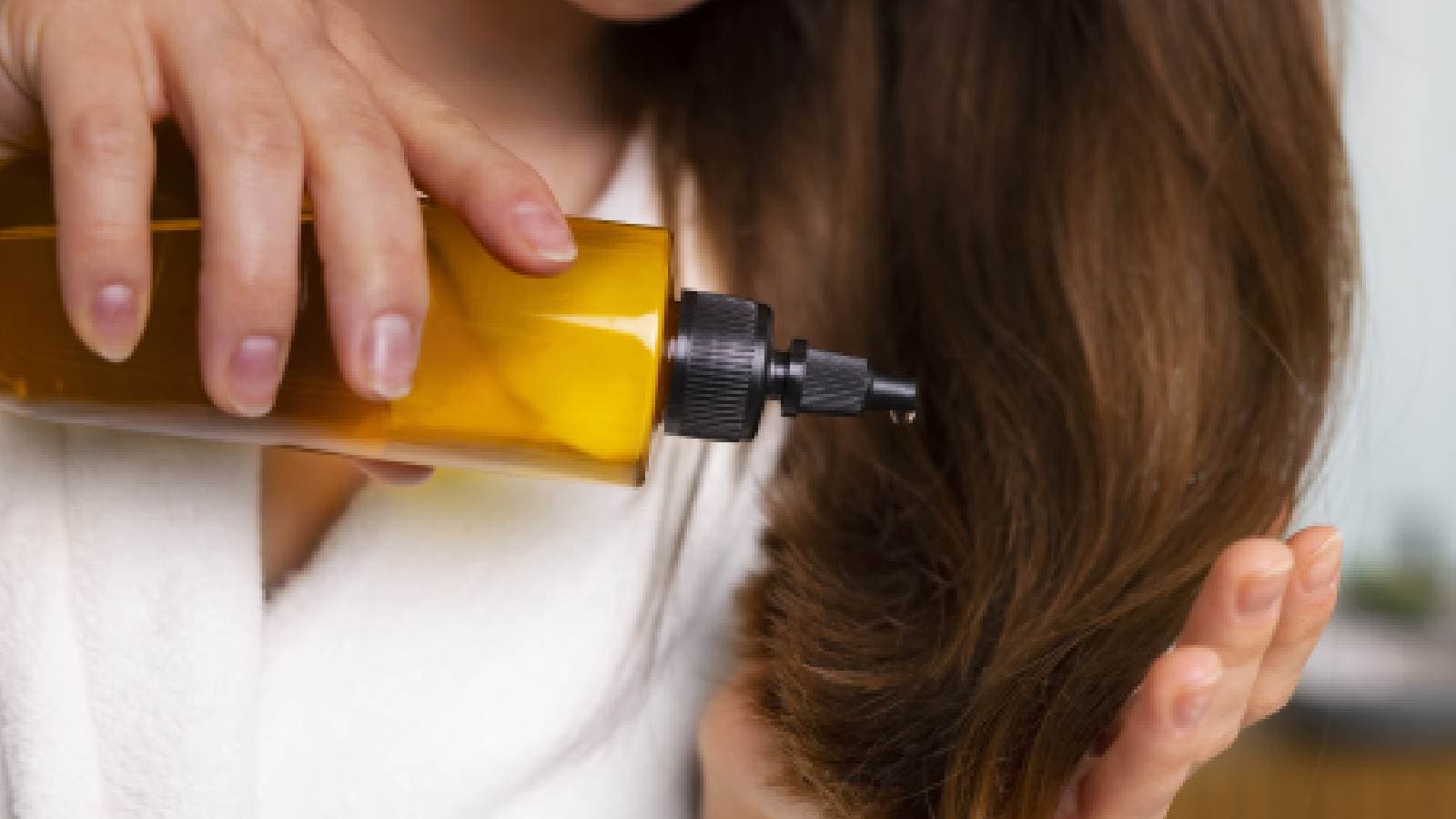 Castor oil for hair: Benefits and uses