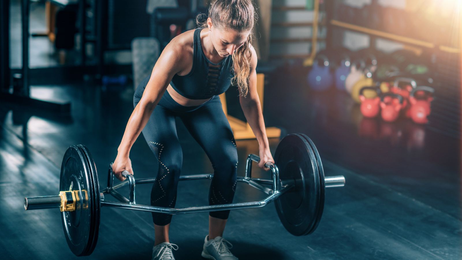 Benefits of trap bar deadlift and how to do it