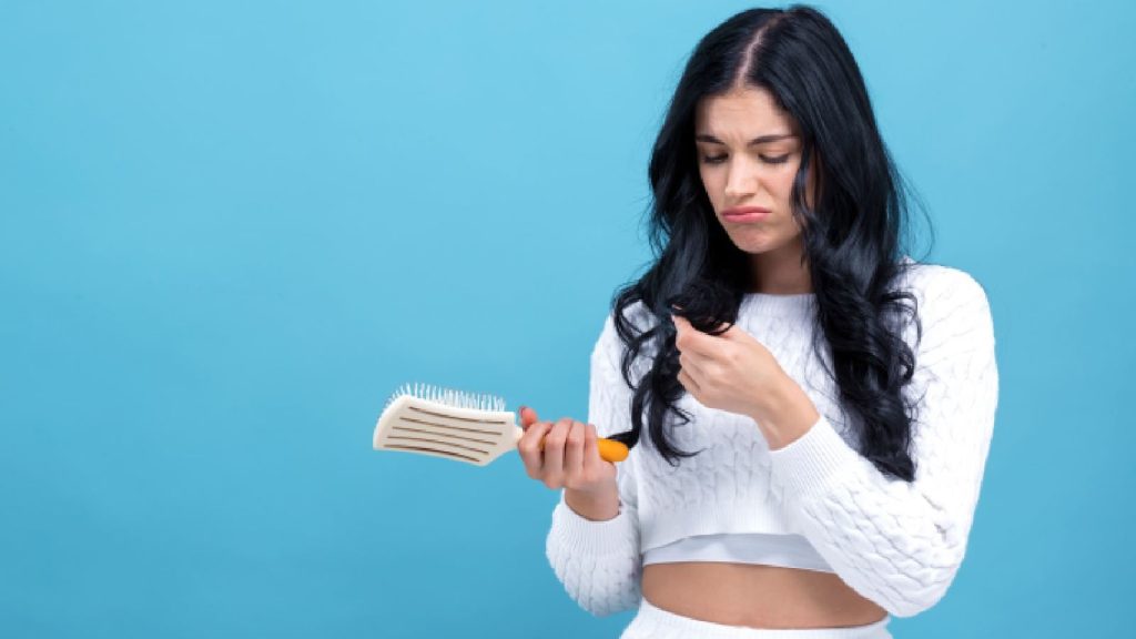 Side effects of a dirty hairbrush: Reasons to avoid