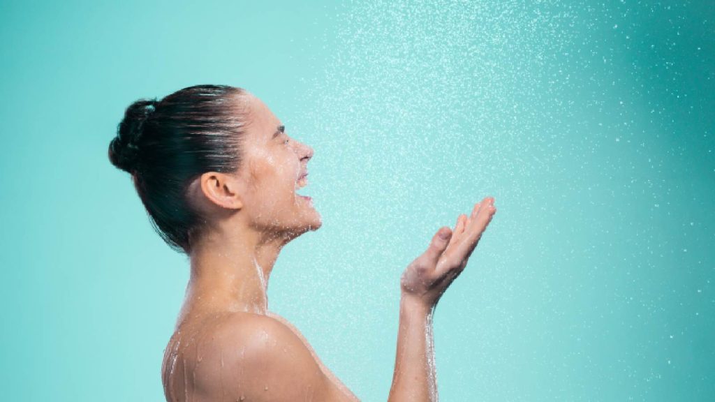 Hot or cold shower after a workout: Know which one is best